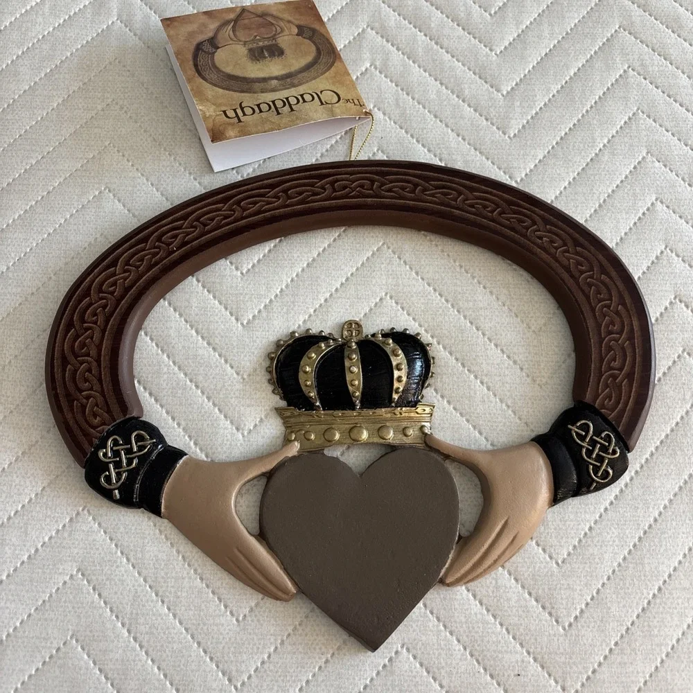 Abbey Gifts Claddagh Wall Hanging Irish Traditional Design Heart Friendship Gift